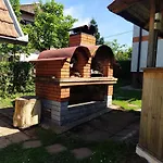 Forest Escape Hytte Pale