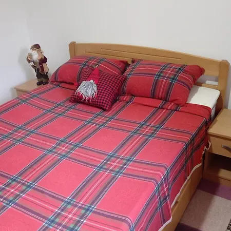 Forest Escape * Pale