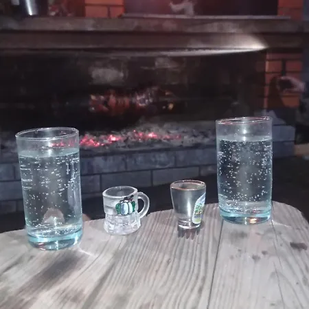 Деревянный коттедж Forest Escape Пале