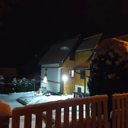 Деревянный коттедж Forest Escape