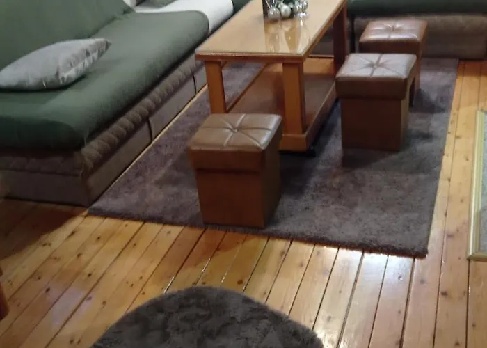 Forest Escape Lodge *