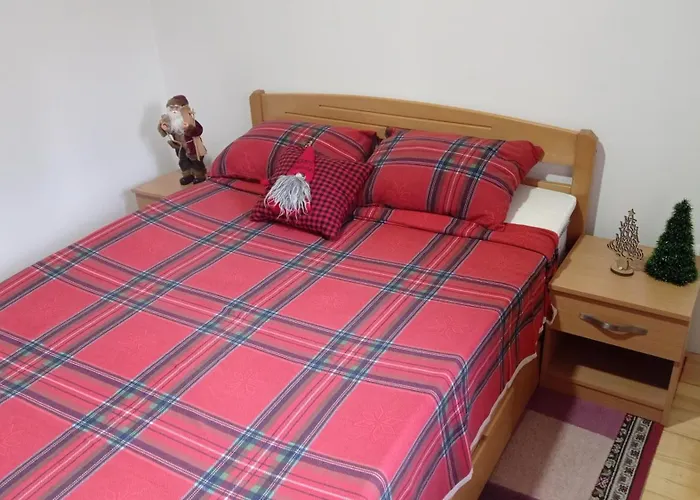 Forest Escape * Pale