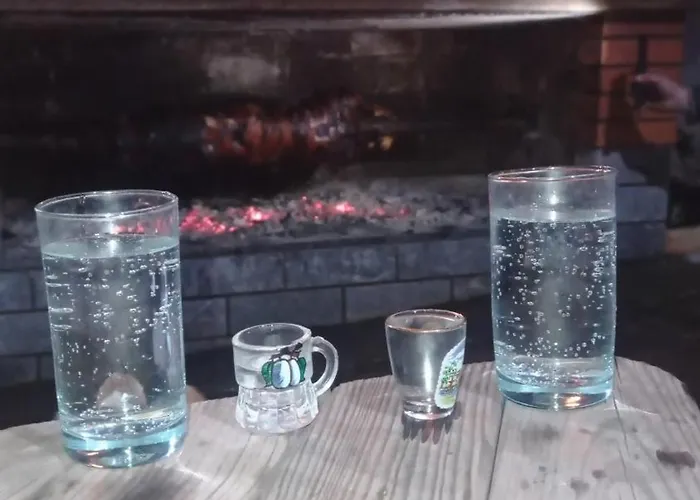 Lodge Forest Escape Pale