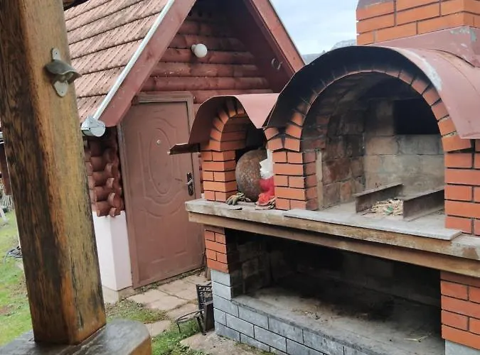 Lodge Forest Escape Pale