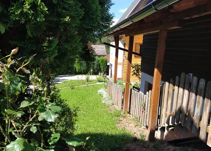 Forest Escape * Pale