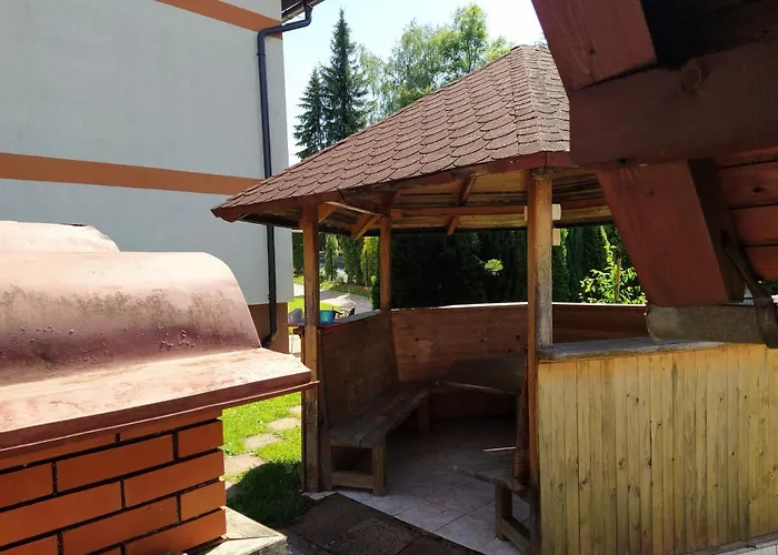 Forest Escape Lodge *